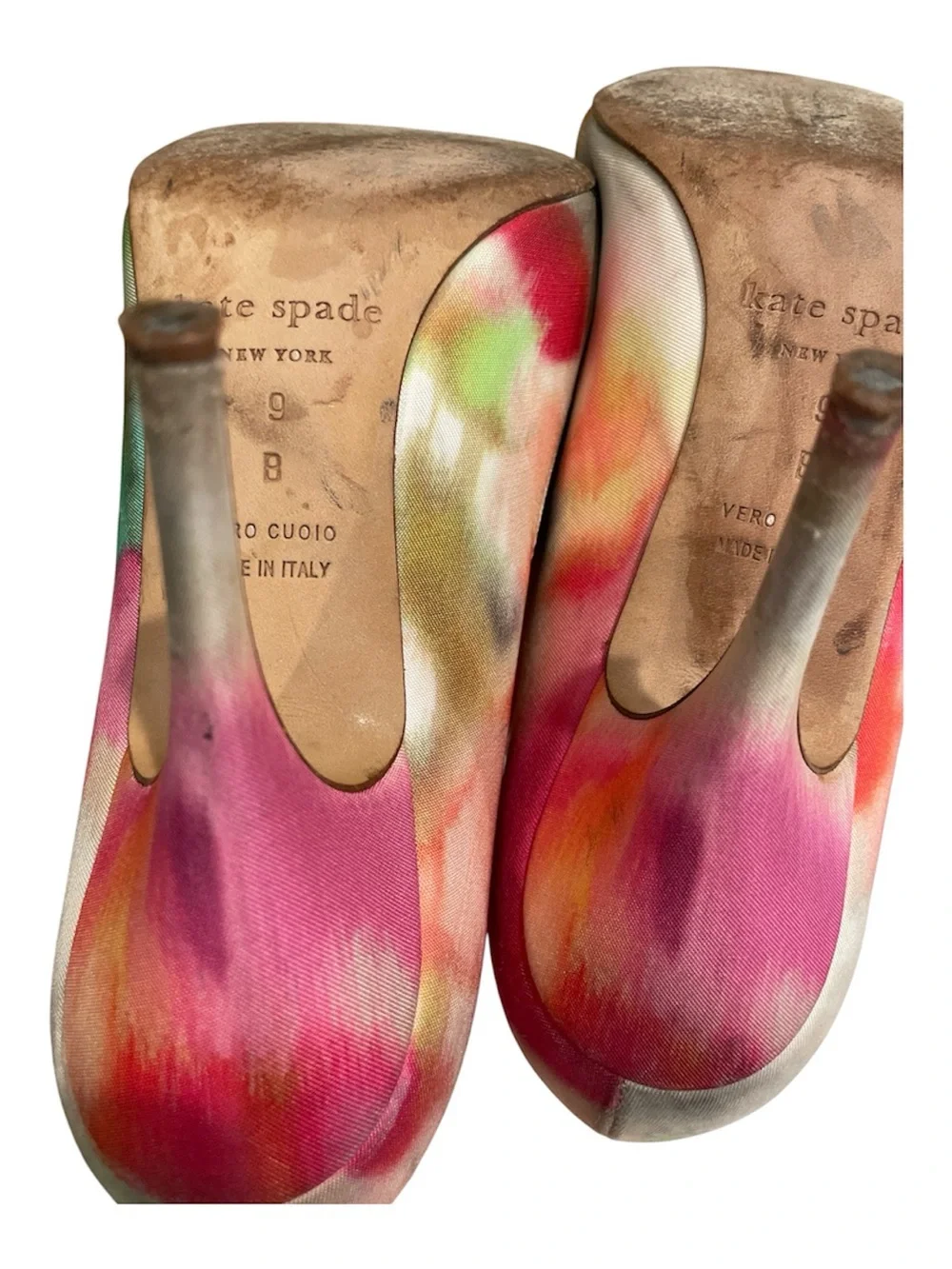 Kate Spade New York Printed Bow Accent. Multicolor Watercolor Pointed-Toe Pumps